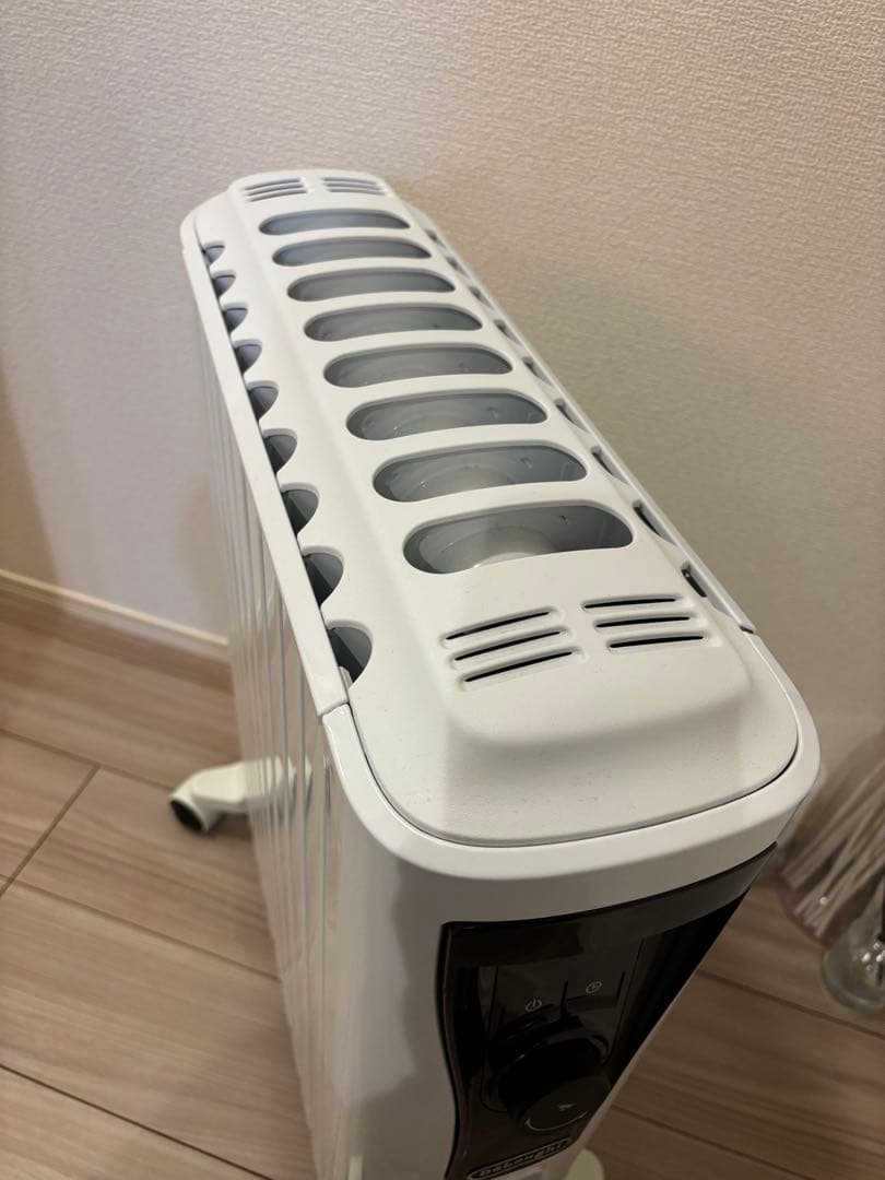DeLonghi オイルヒーター ホワイト　引取り可