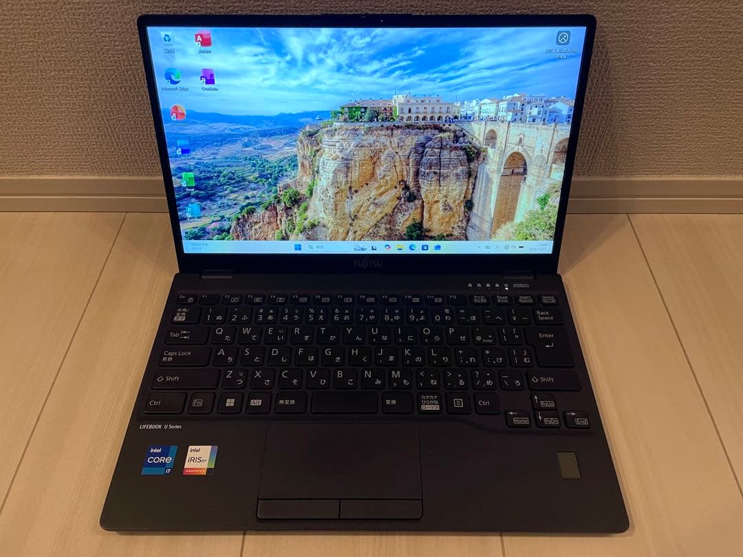 富士通 U9312/KW i7-1265U 256GB Office