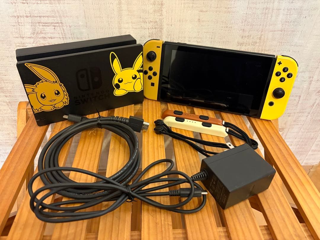 Nintendo Switch ピカチュウ・イーブイデザイン