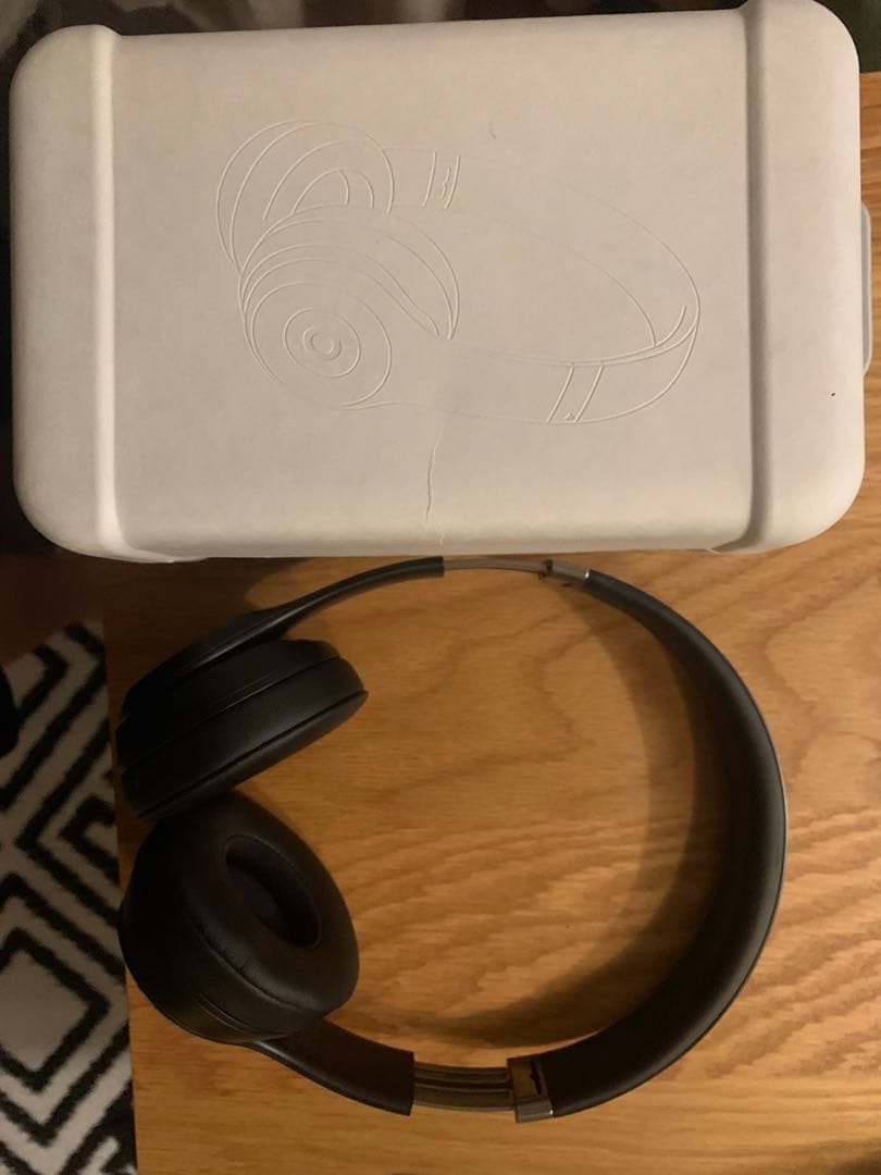 Beats Solo 4 （ヘッドホン）