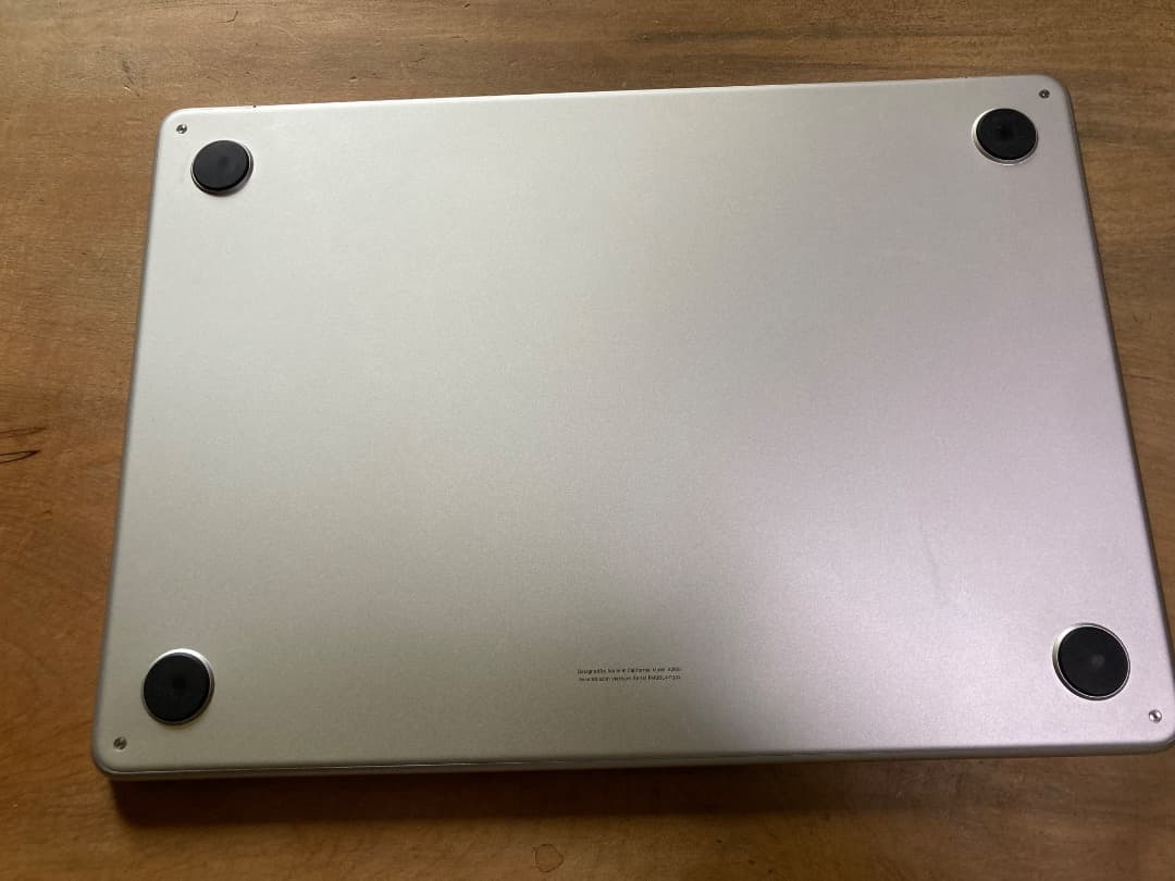 Apple MacBook M2 13.6inch 本体