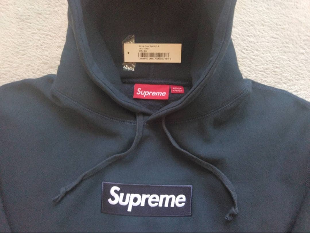 ほぼ未使用品Supreme Box Logo Hooded Sweatshirt