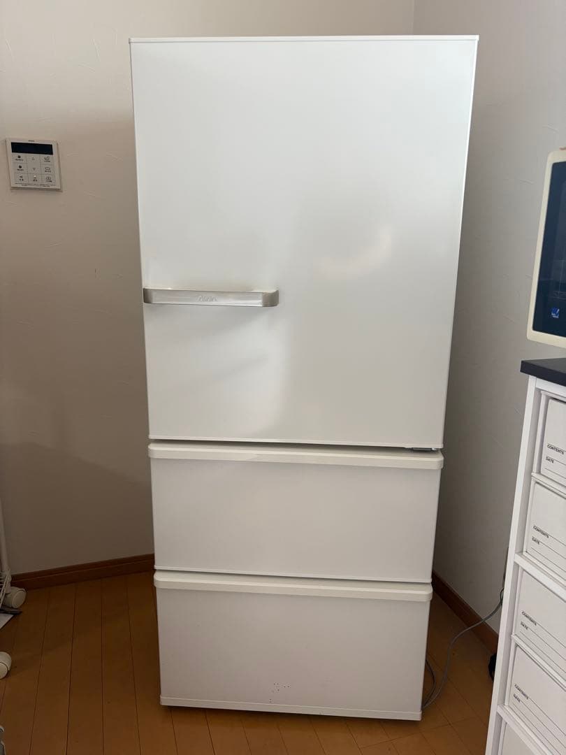 値下げしました♪AQUA 冷蔵庫 AQR-27J 272L 2020年 3ドア