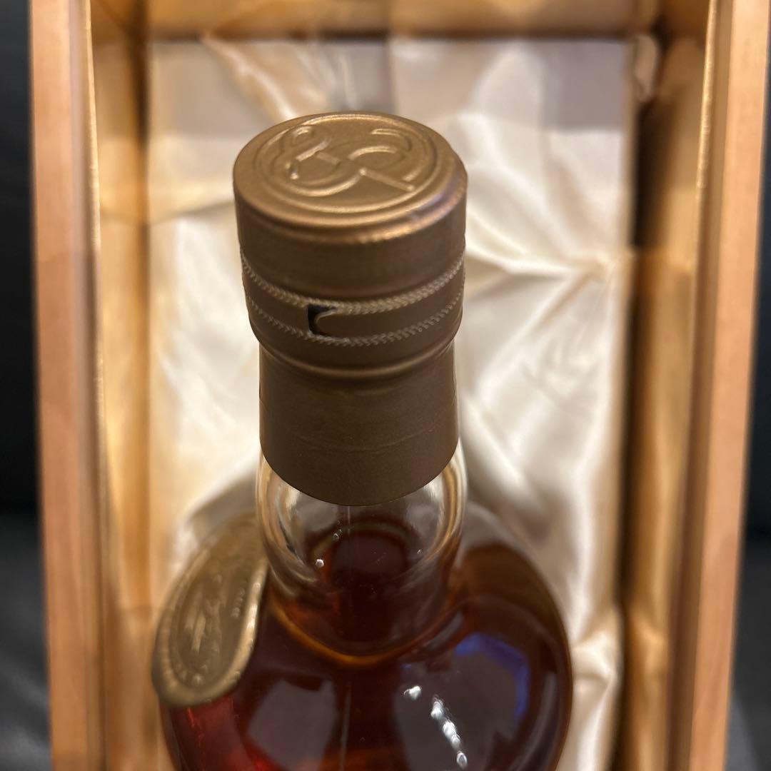 スプリングバング10年　750ml 木箱入り