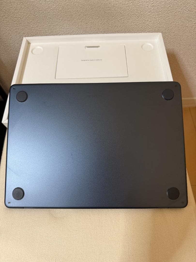 MacBook Air 13.6インチ M2・メモリ8GB・SSD256GB