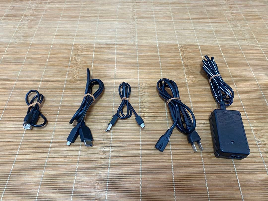 SONY FDR-AX40 4Kビデオカメラ 本体　中古　一部分割れあり