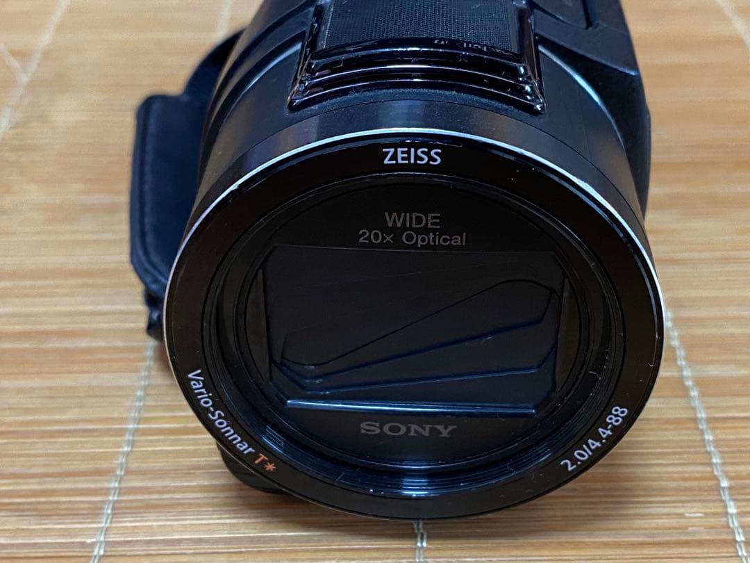 SONY FDR-AX40 4Kビデオカメラ 本体　中古　一部分割れあり
