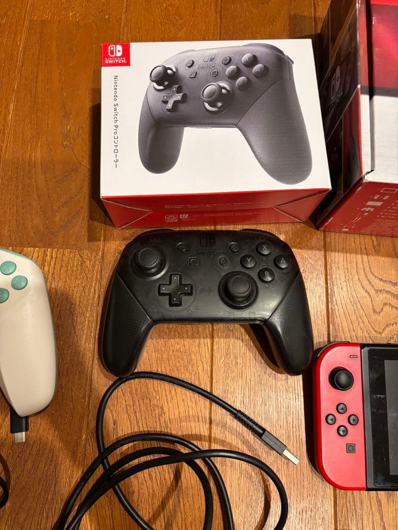 Nintendo Switch ジョイコン4つ プロコン2つ 収納ケース付き
