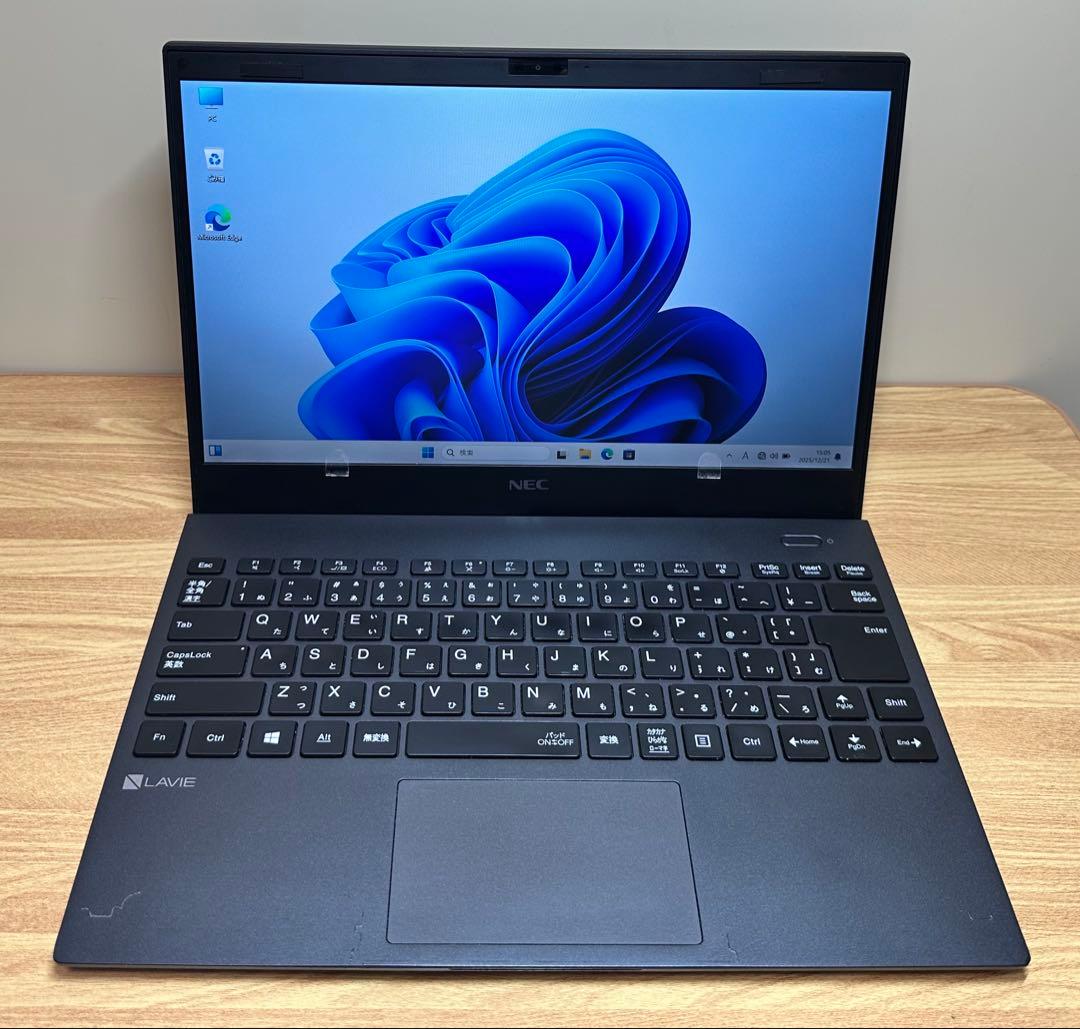 NEC ノートパソコン Core i7 gen 10,16/512,サクサク動く