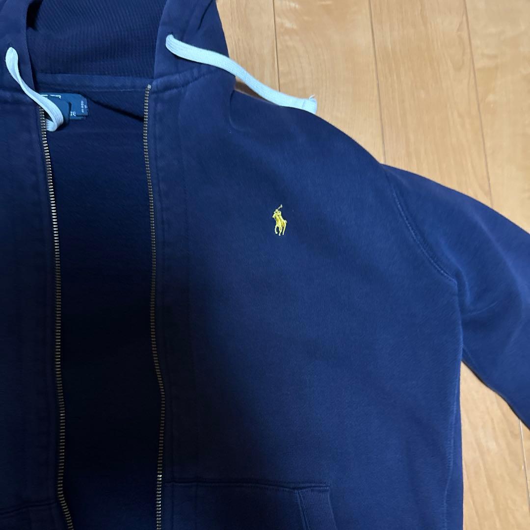 ポロ刺繍入りネイビーパーカー