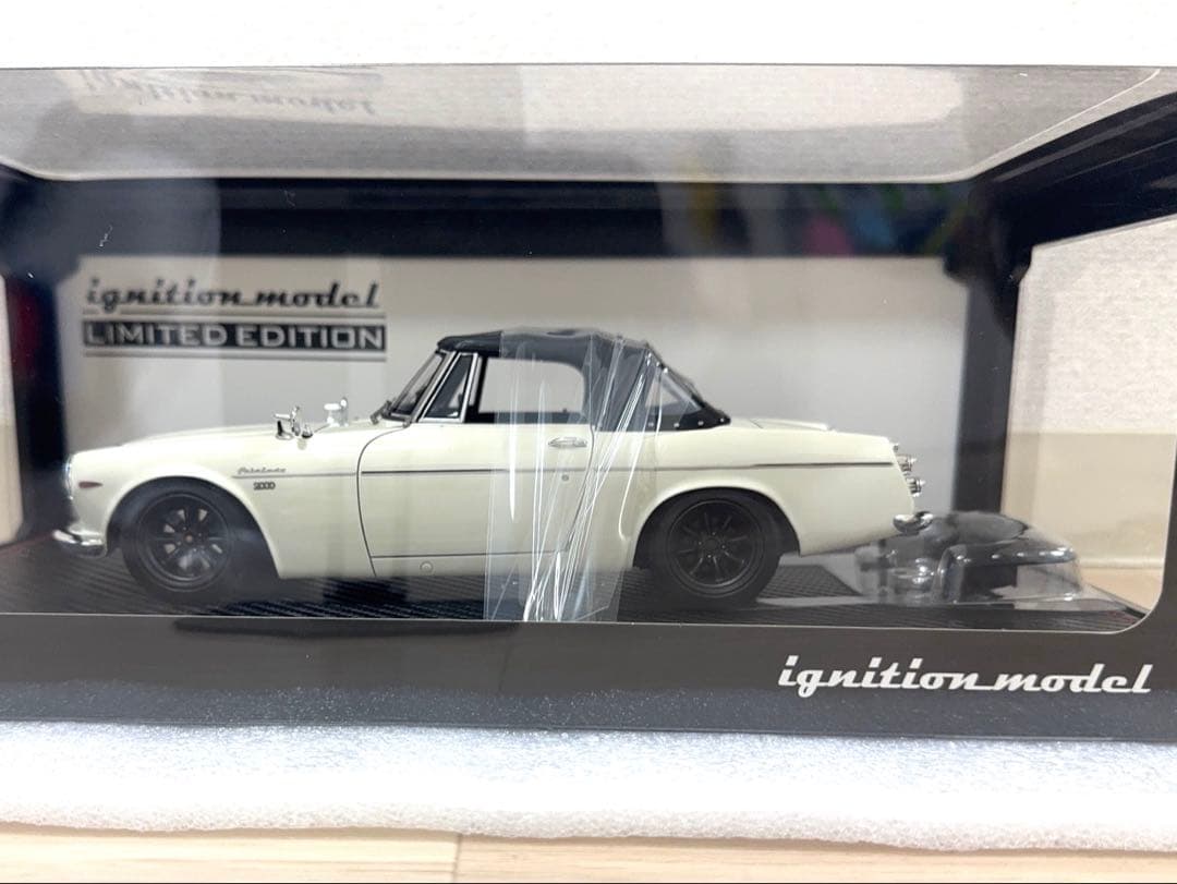 【限定70台】1/18 DATSUN Fairlady 2000 エンジン付属