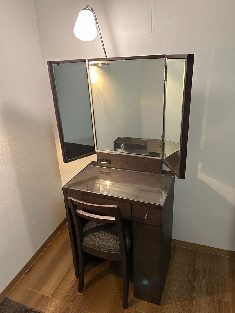 ウィドウ・スタイル(旧大塚家具) ドレッサー　【机】