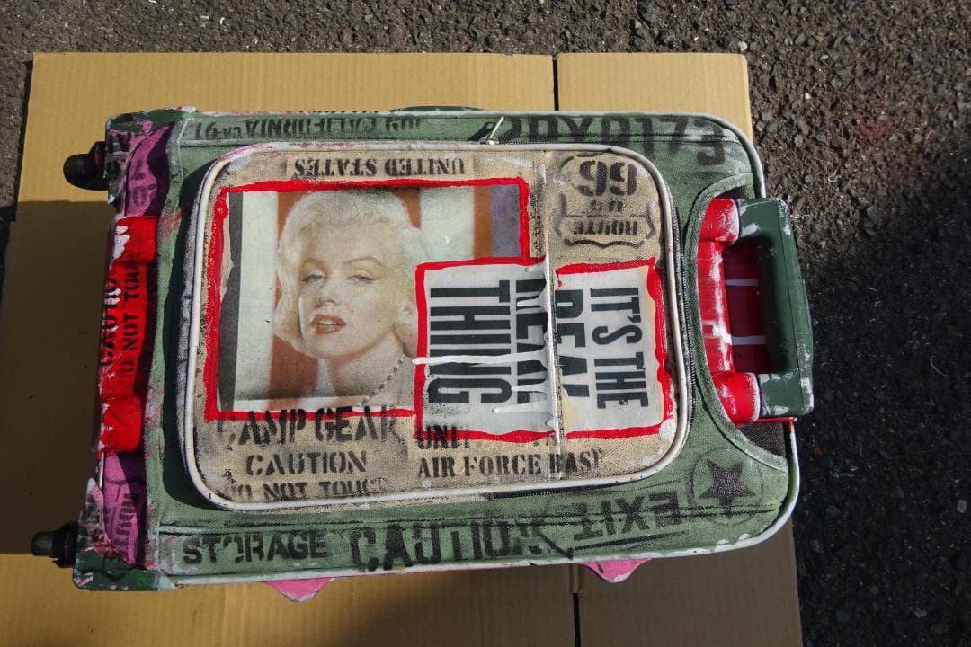 キャリーケース/キャリーバッグ 収納 ストリートアート 展示品 小型