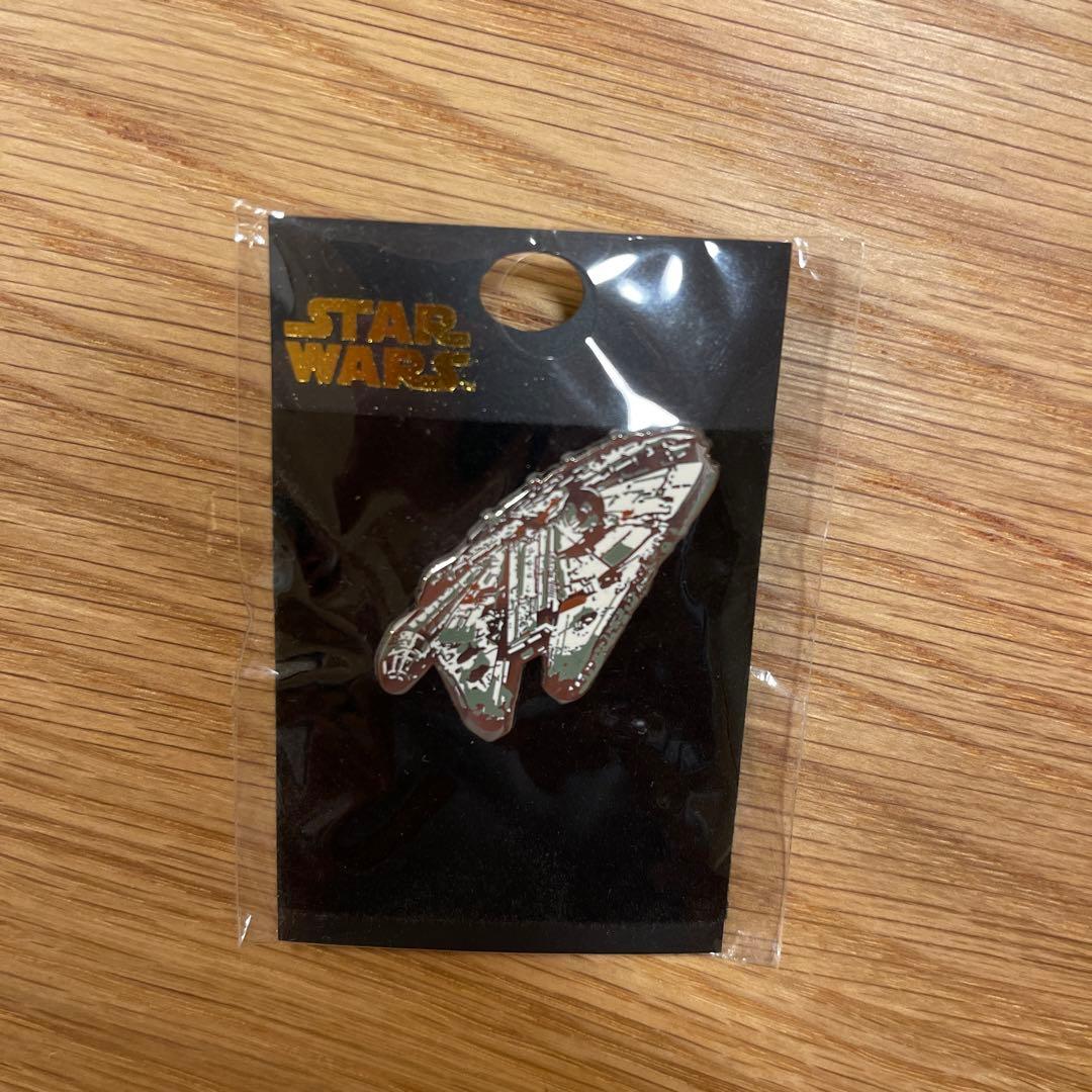 新品未開封 非売品 ノベルティ ピンバッチ ミレニアムファルコン スターウォーズ
