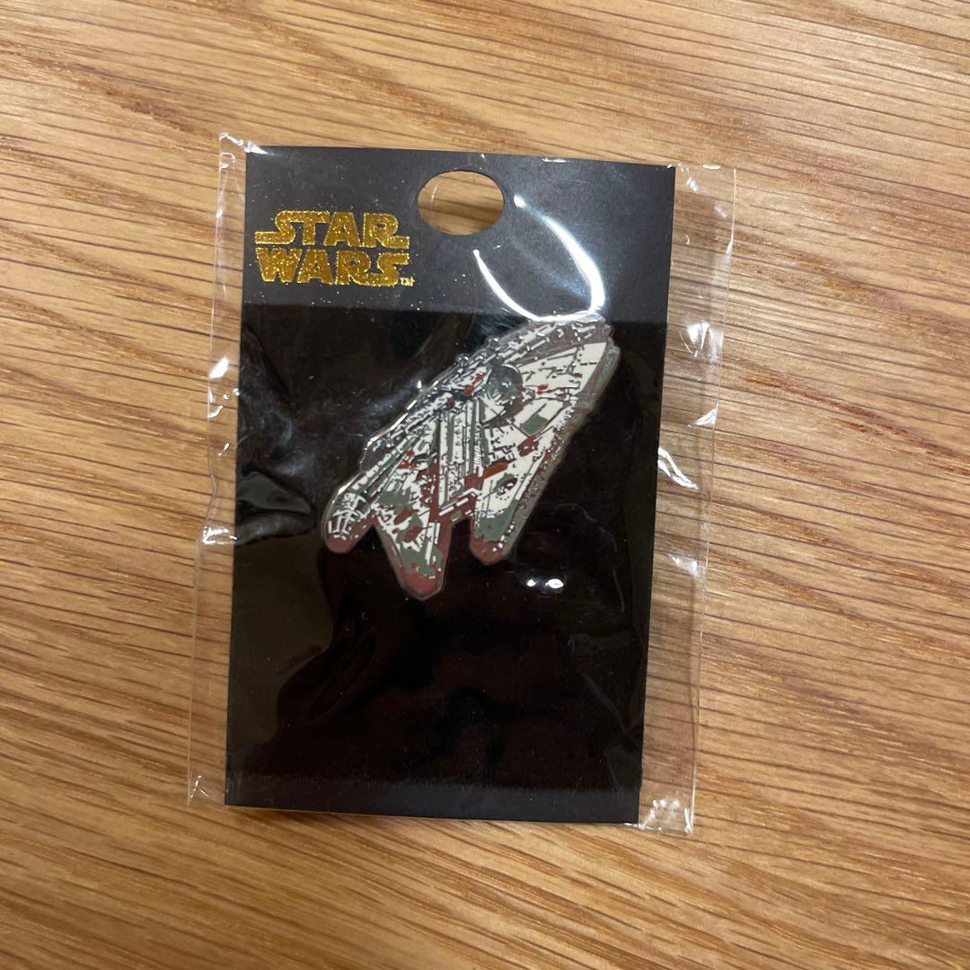 新品未開封 非売品 ノベルティ ピンバッチ ミレニアムファルコン スターウォーズ