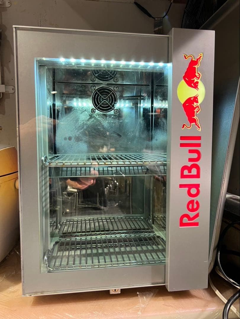 p*❁様 Red Bull レッドブル　冷蔵庫 二段式 ガラス扉