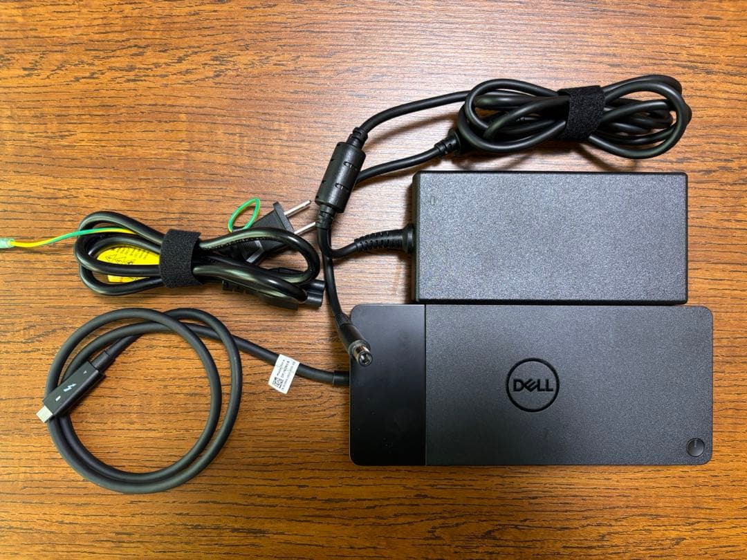 DELL ドッキングステーション　WD22TB4