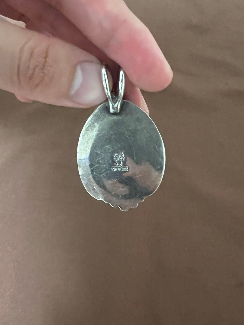 ナバホ族 ペンダントネックレス トップ ホワイトバッファロー