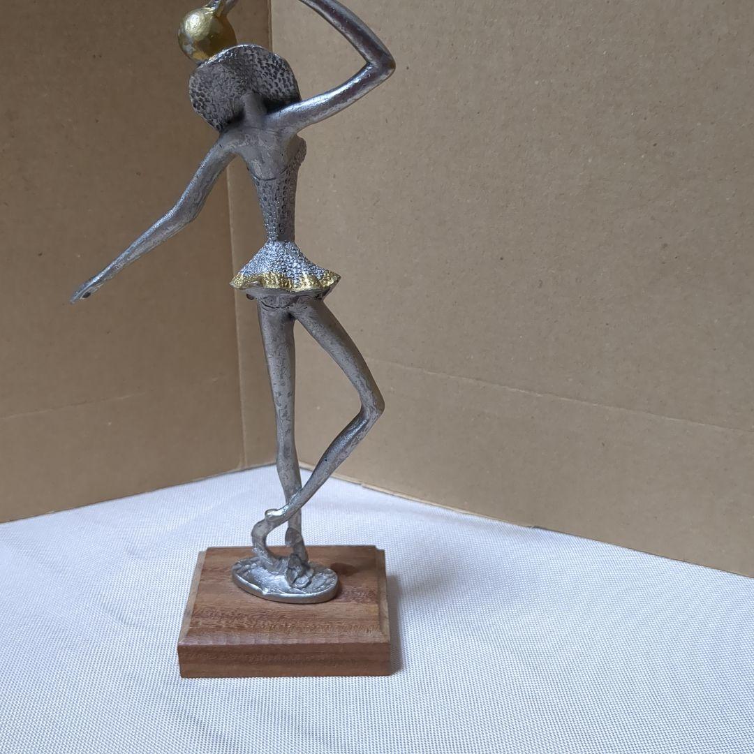 置物飾り物　ペルトロ　女性像　ヴィンテージイタリア製　ピューター