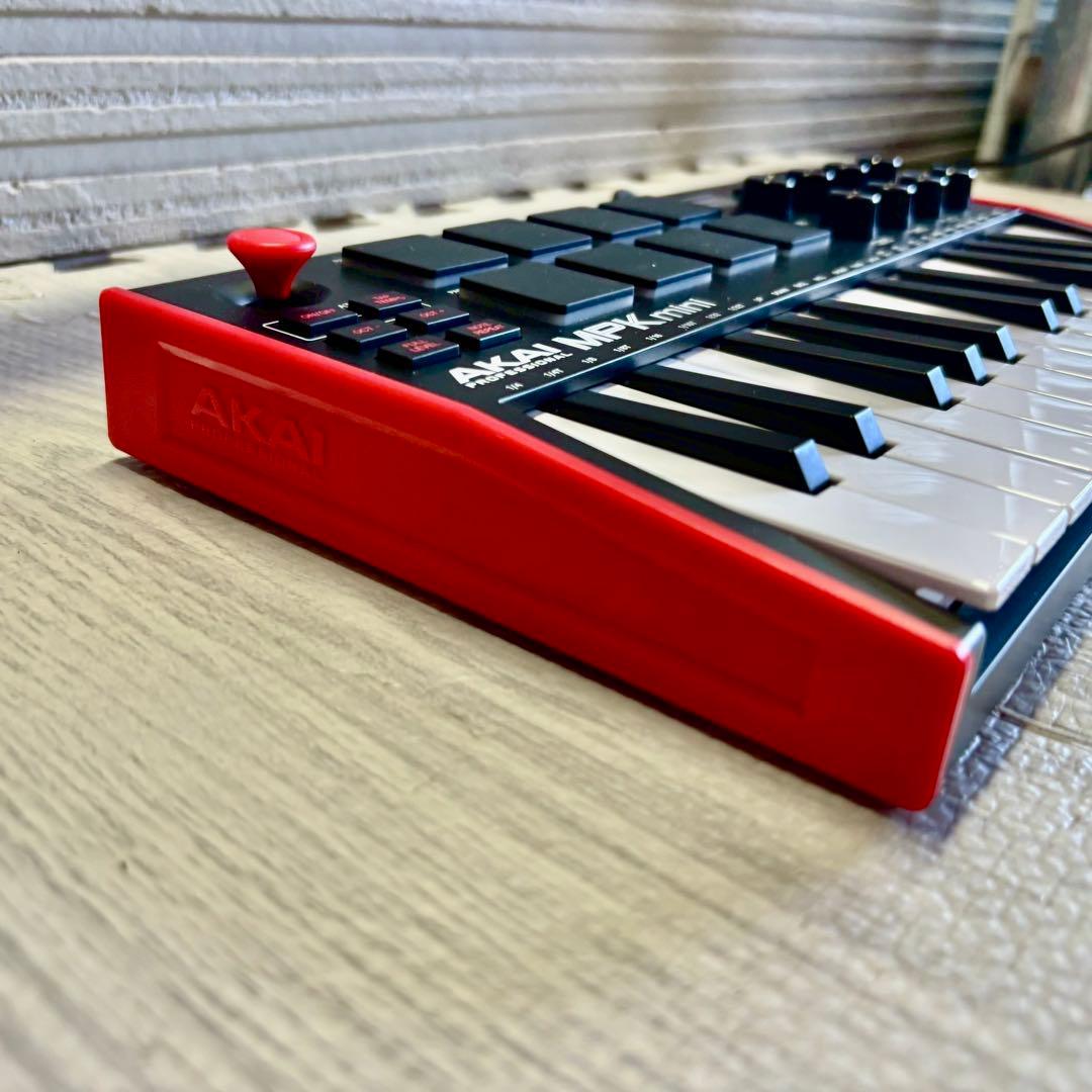 AKAI ProfessionalのMPK mini MK3 25鍵 キーボード