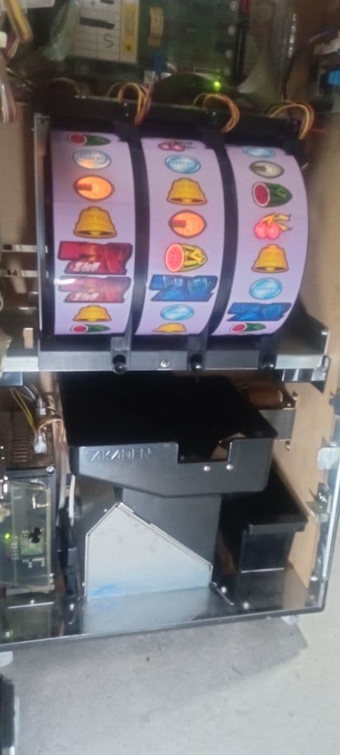 送料込　引取もok パチスロ　実機　4号機　サミー　北斗の拳SE 鍵　家庭用電源