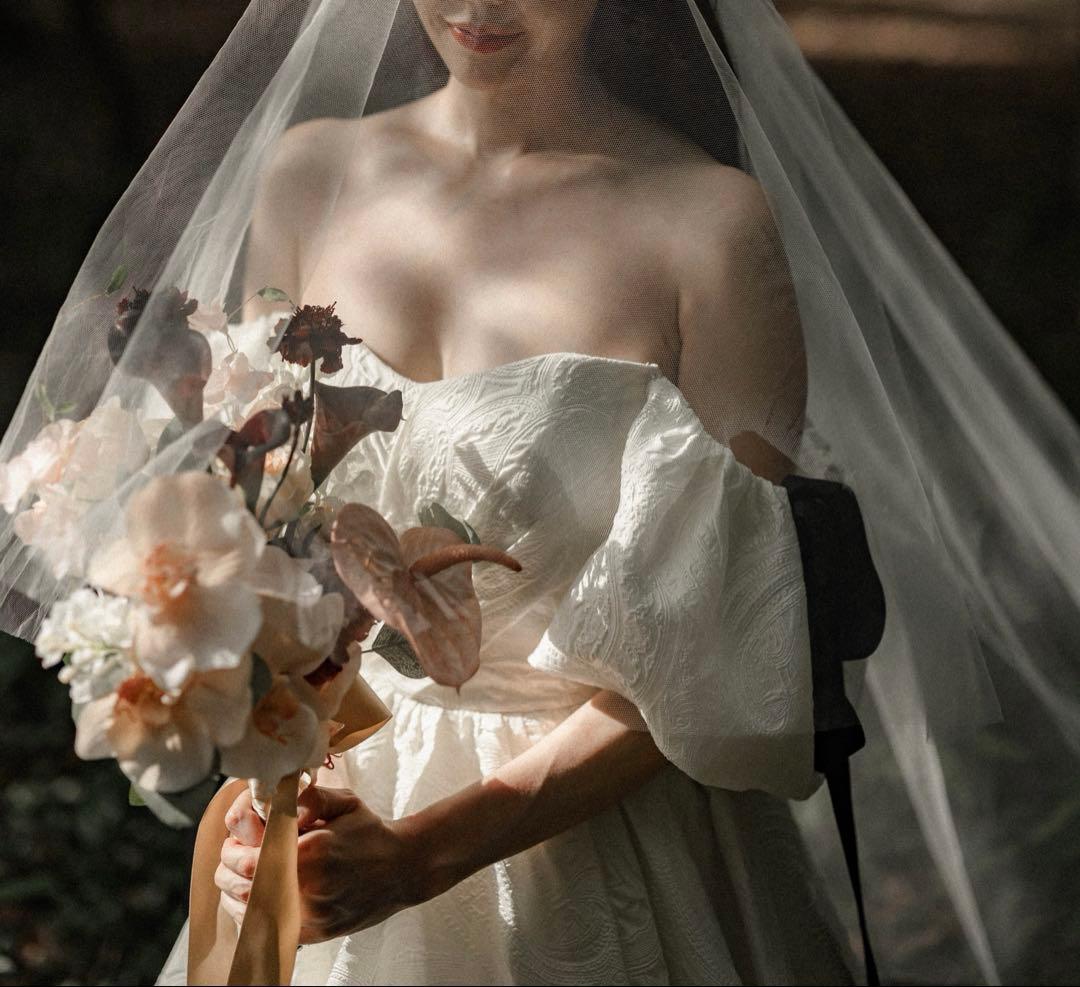 【専用】オフショルダー ウェディングドレス　オフホワイト　7号