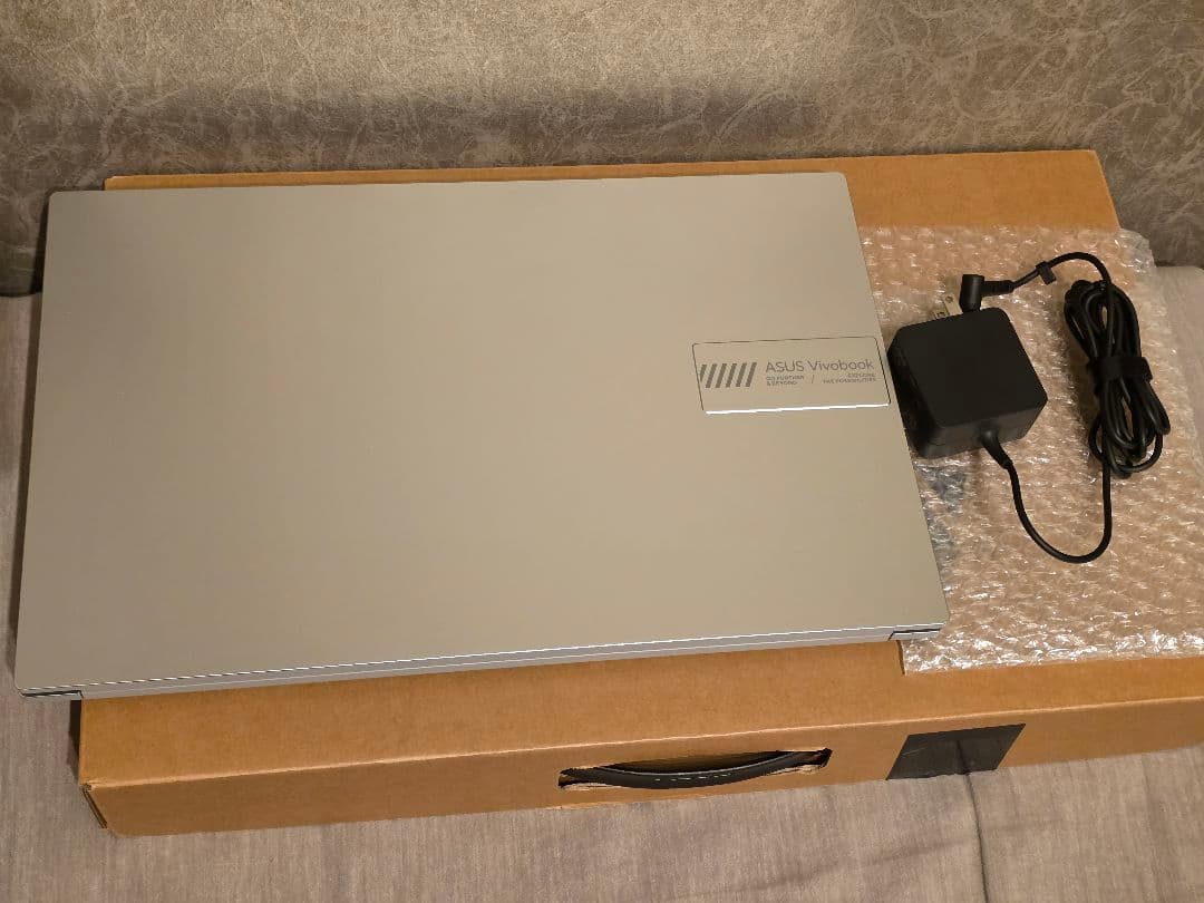 美品 ASUS Vivobook Go 15 E1504F 8GB 512GB