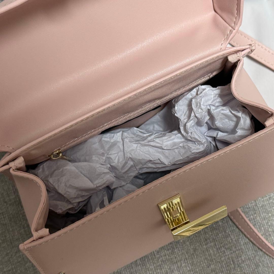 【新品】CELFORDリュタン スタッズポシェット