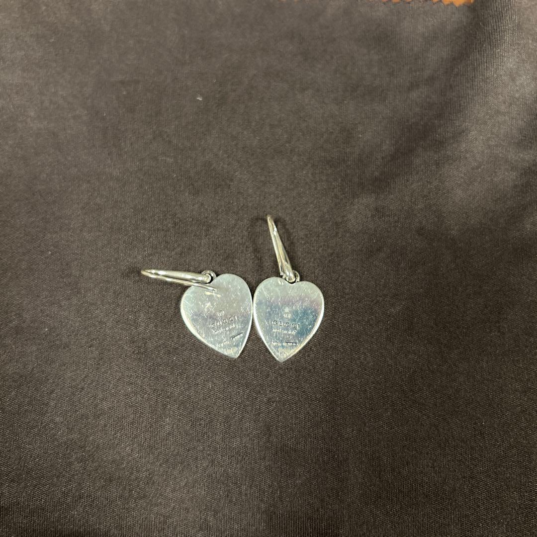 GUCCI ハート型シルバーピアス