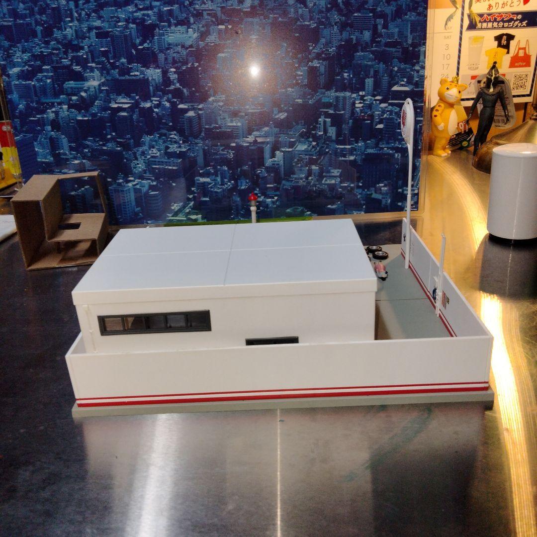 1/64 トミカラマヴィンテージ 02b ガソリンスタンド(出光)