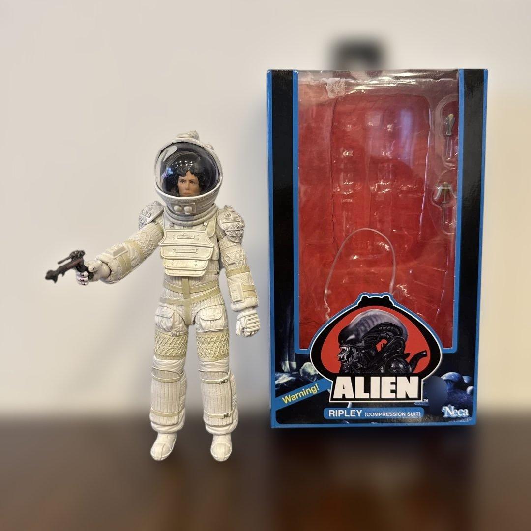 NECA ALIEN Ripley スペーススーツ アクションフィギュア