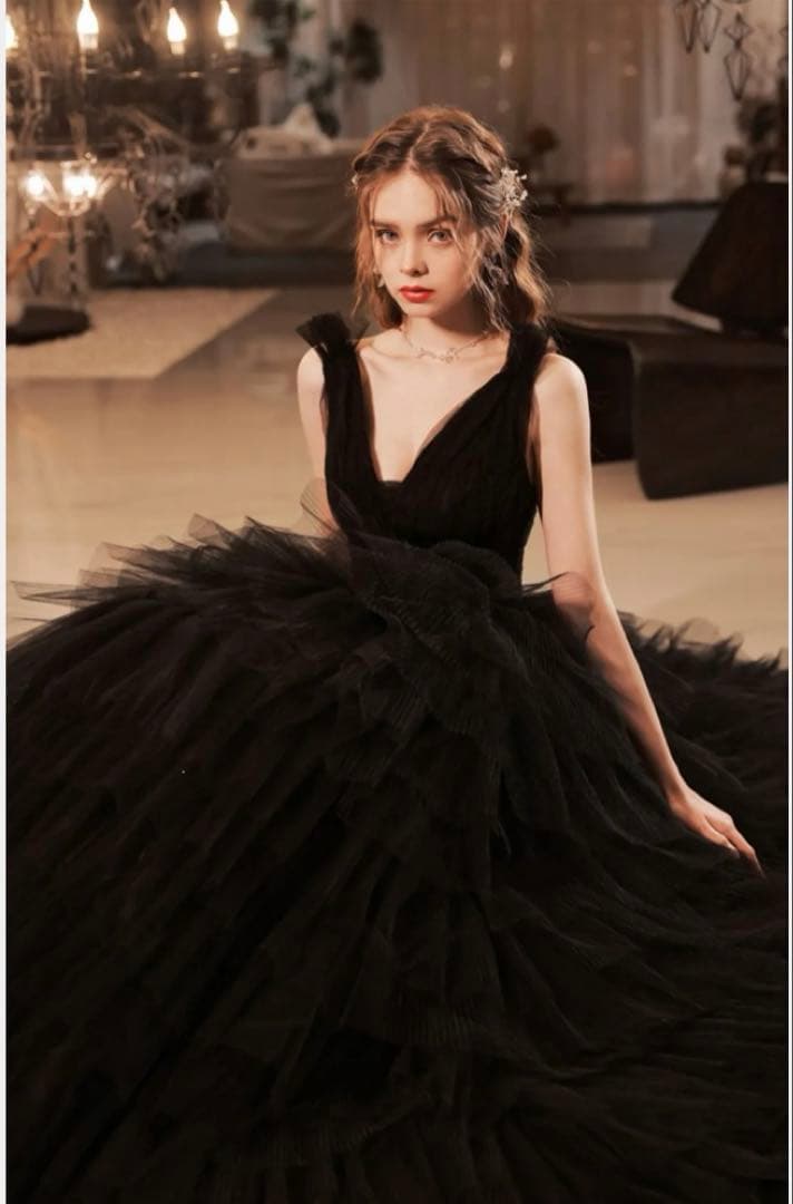 ウエディングドレス　チュールドレス　フリルドレスブラック　前撮り