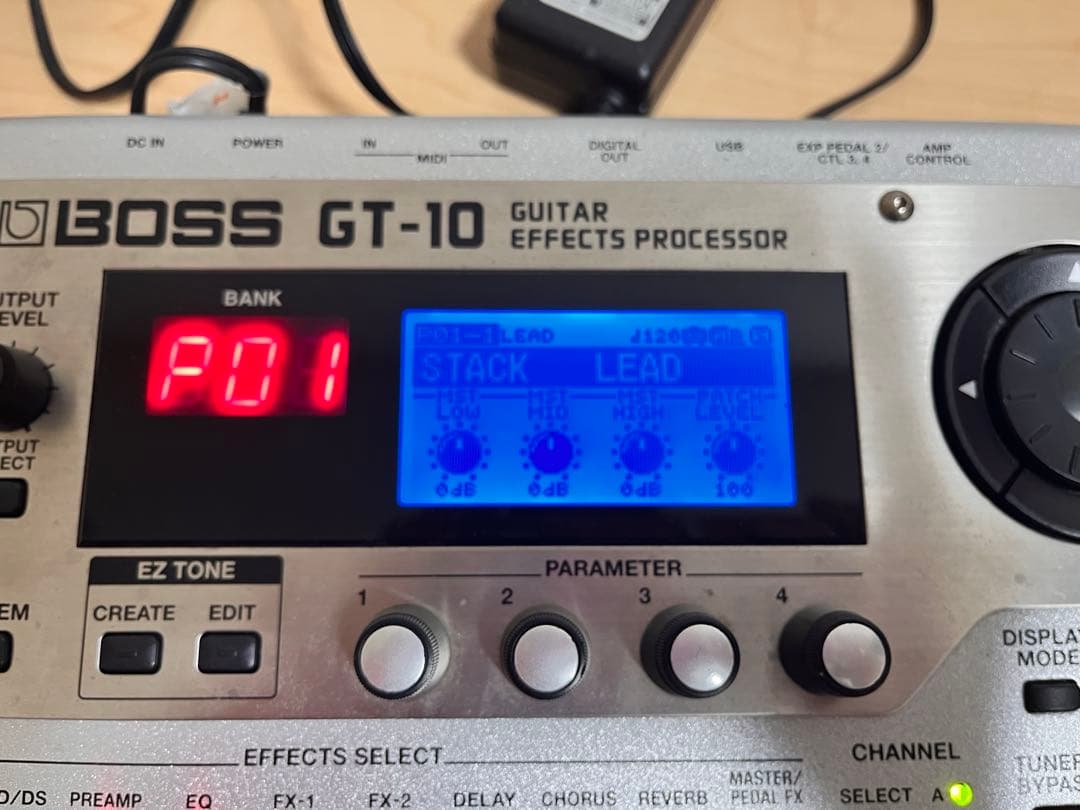 BOSS GT-10 ギターエフェクター（ケース付き）