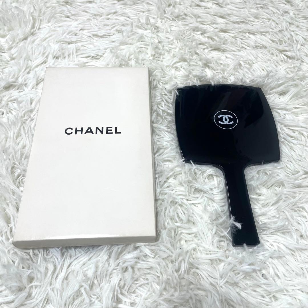 未使用　CHANEL ミラー　ノベルティ　白ロゴ　レア　ブラック 手鏡 箱付き