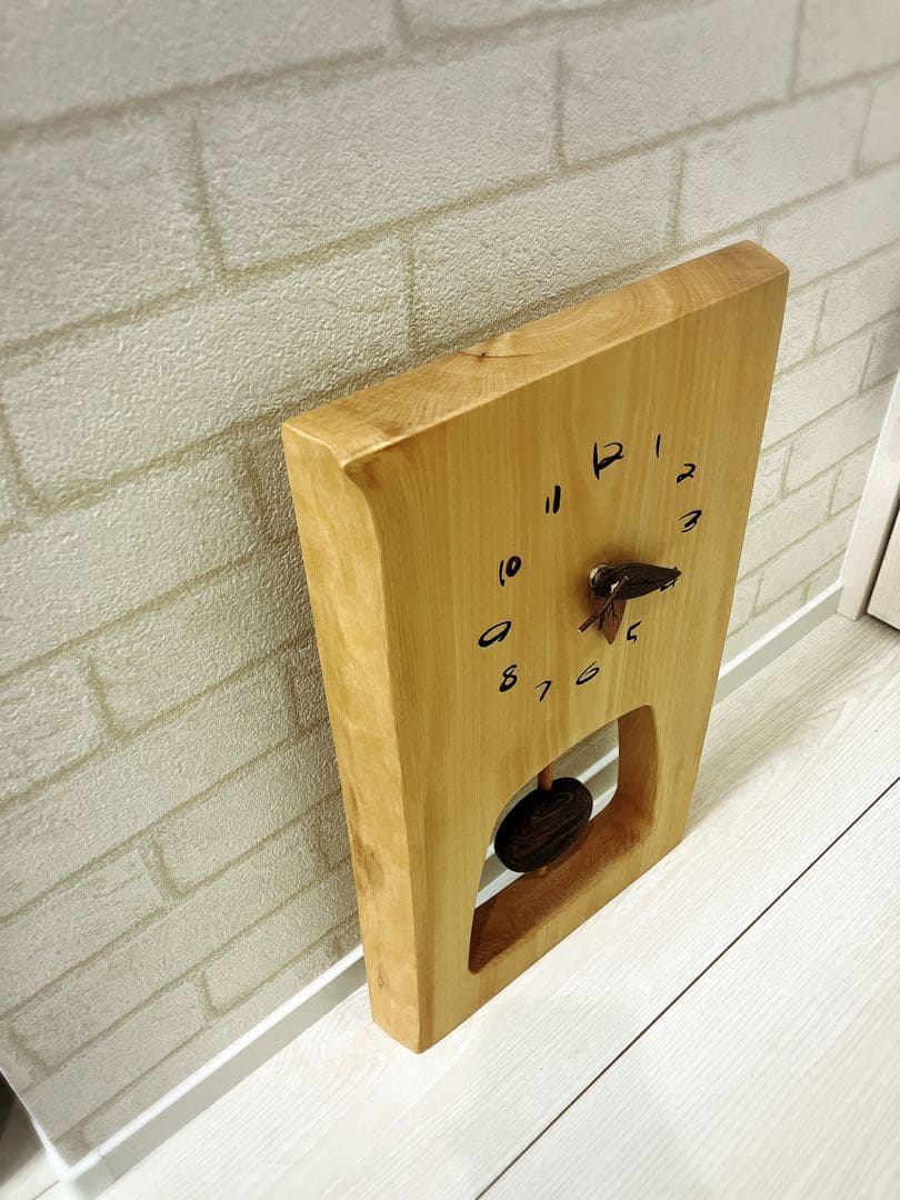 【無垢の天然木】一枚板振り子時計　掛け時計 手作り 無垢 天然木 とち 栃