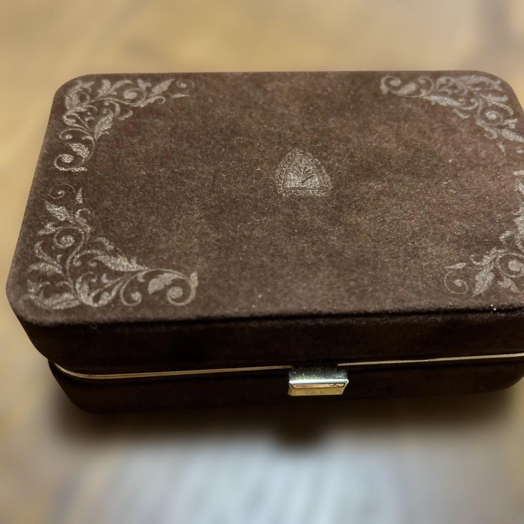 agete　K10 charm 付きピアス　ケース付き