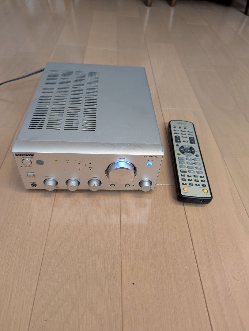 A-905FX2 プリメインアンプ シルバー