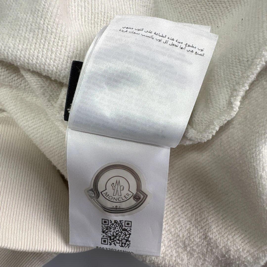 ✨大人気✨ MONCLER（モンクレール）　オフホワイトパーカーXL