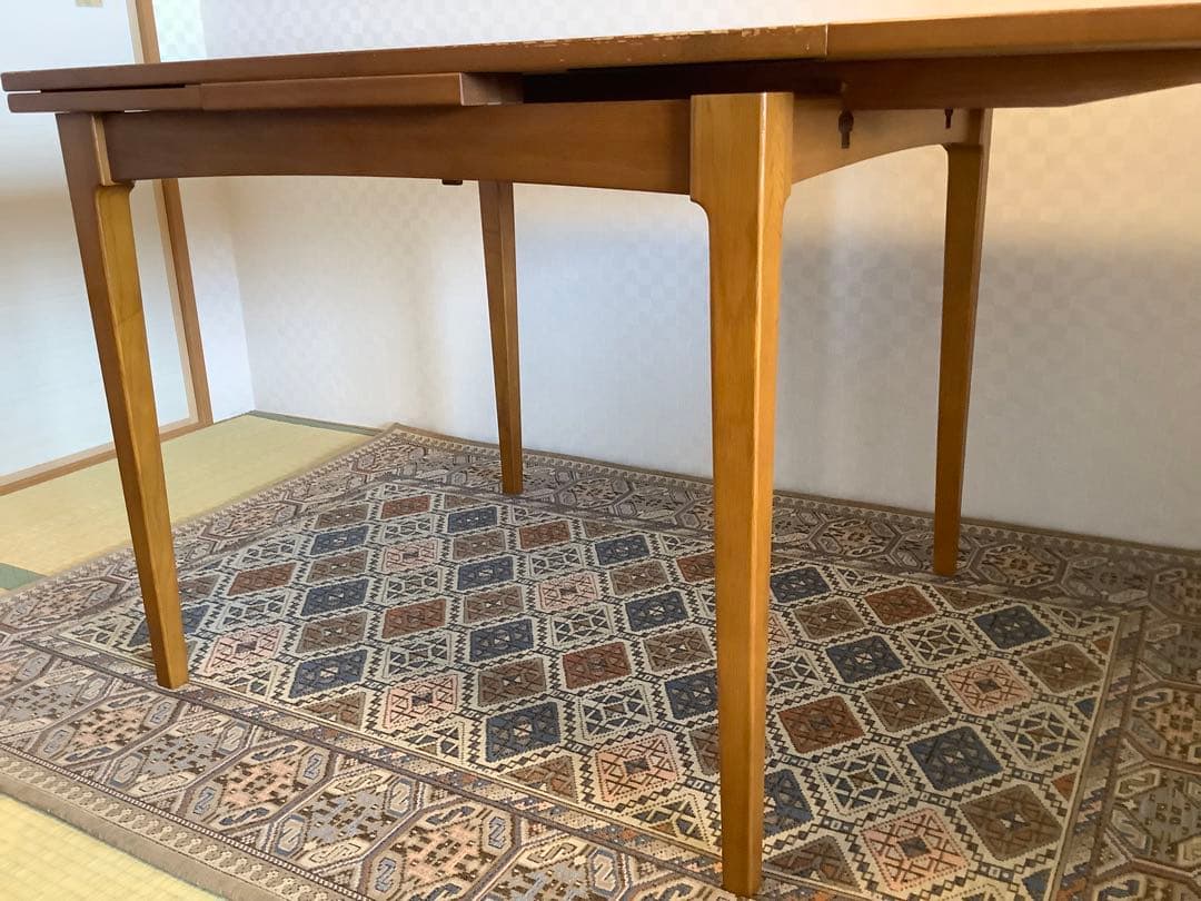 ハビタ　ダイニング　テーブル　HABITAT DINING TABLE
