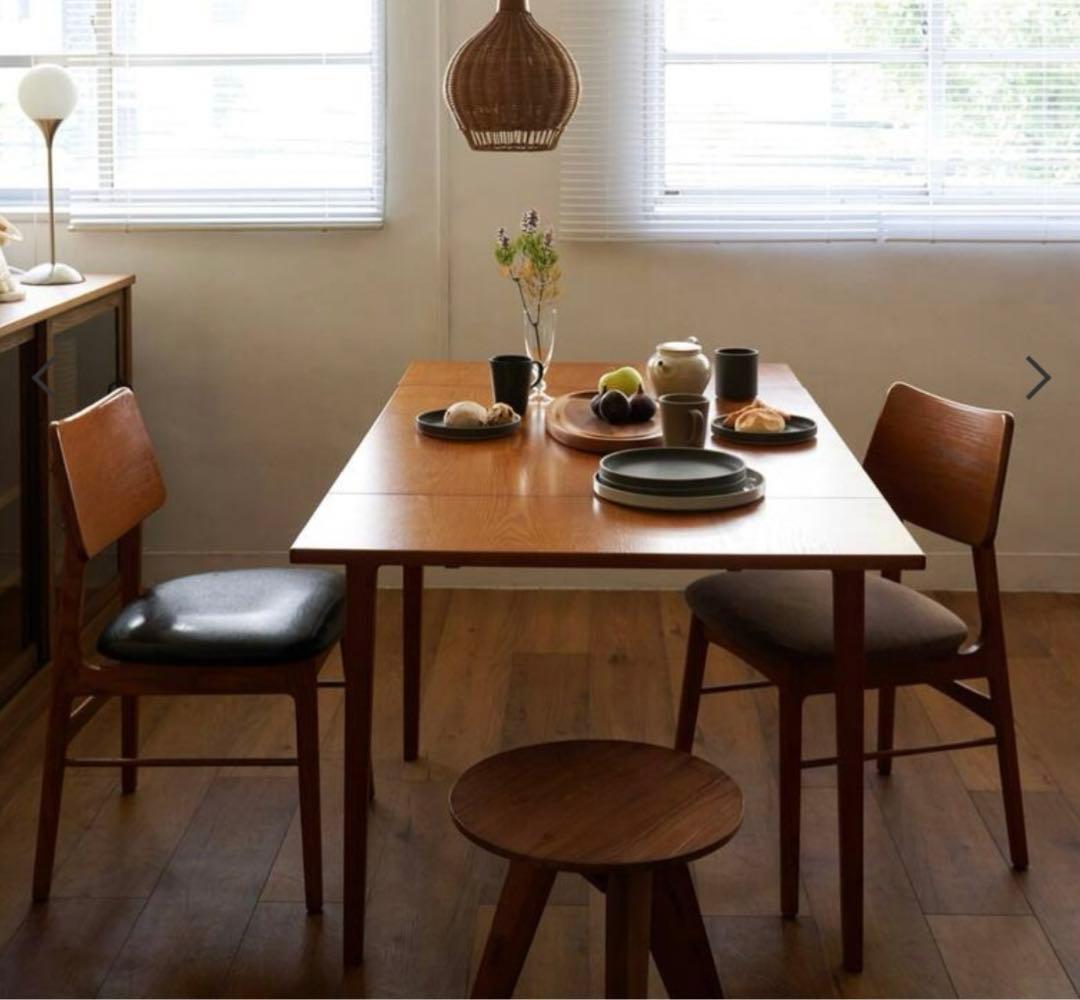 ハビタ　ダイニング　テーブル　HABITAT DINING TABLE