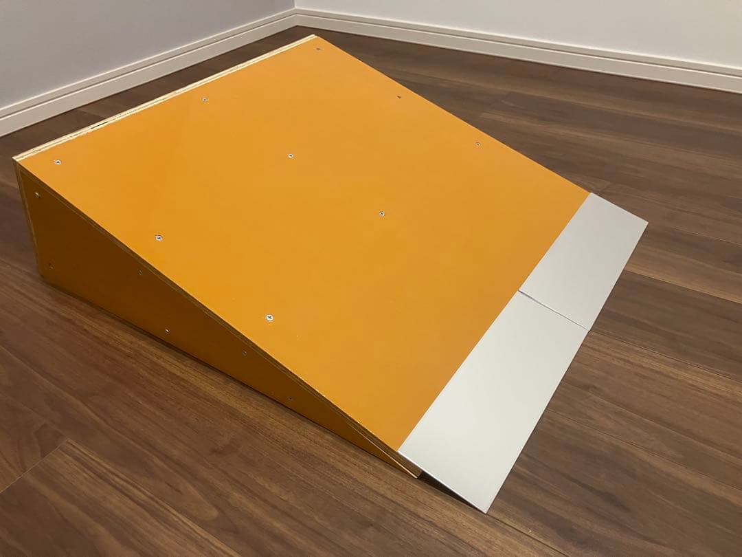 スケボーセクション、スケートボードジャンプ台、飛び出しバンク、パーク