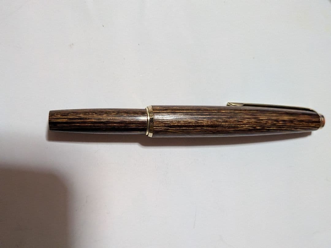 14K金プラチナ万年筆 黒と茶色のストライプ
