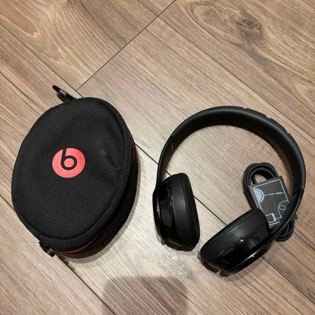 Beats ワイヤレスヘッドホン　ブラック　solo3