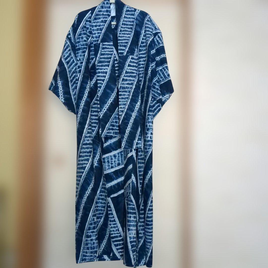 ネイビーとホワイトの絞り浴衣