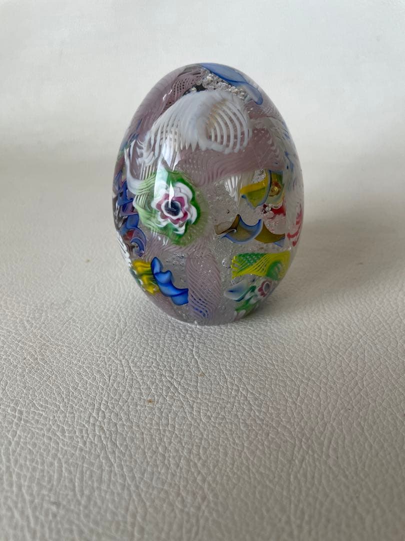 ベネチアンガラス エッグ型 ペーパーウエイト 文鎮 ラッティチーノ模様 ツイスト