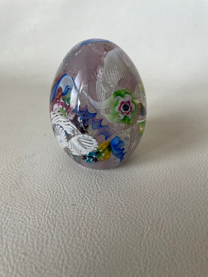 ベネチアンガラス エッグ型 ペーパーウエイト 文鎮 ラッティチーノ模様 ツイスト