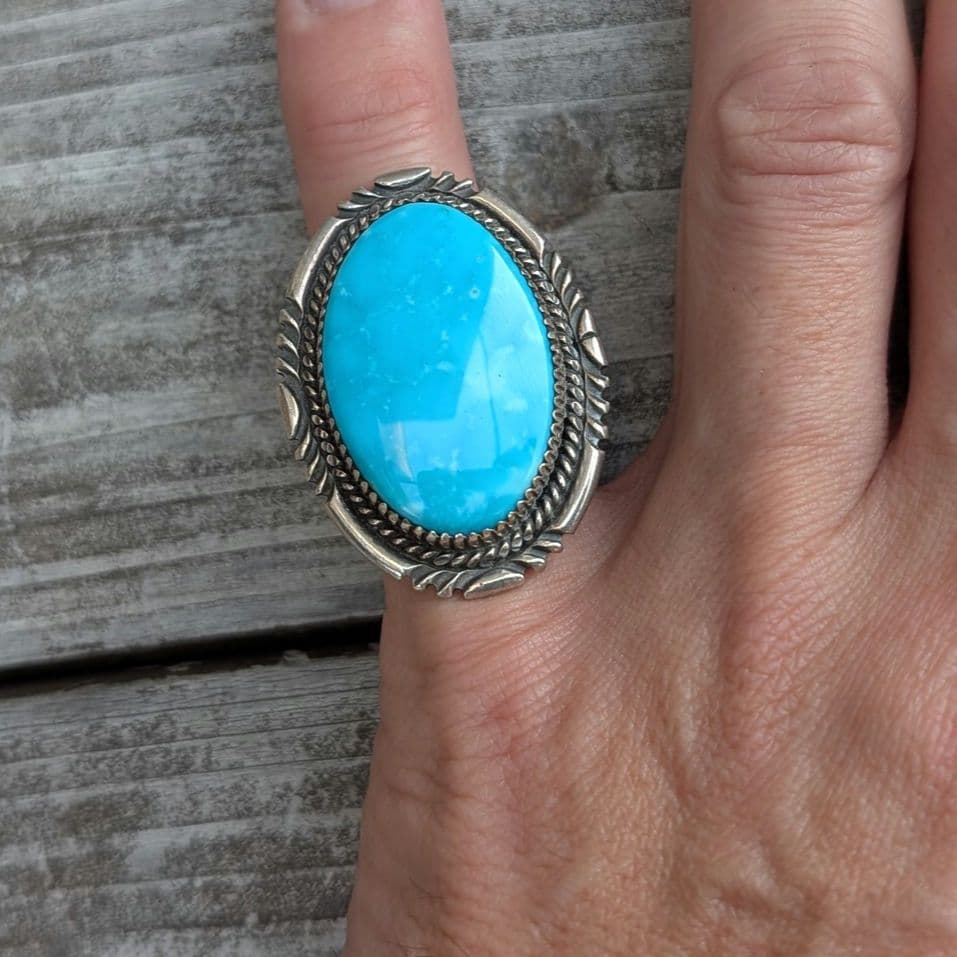大粒のターコイズリング　インディアンジュエリー