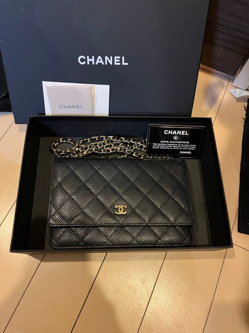 正規品　CHANEL チェーンウォレット　ショルダー　キャビアスキン　ゴールド