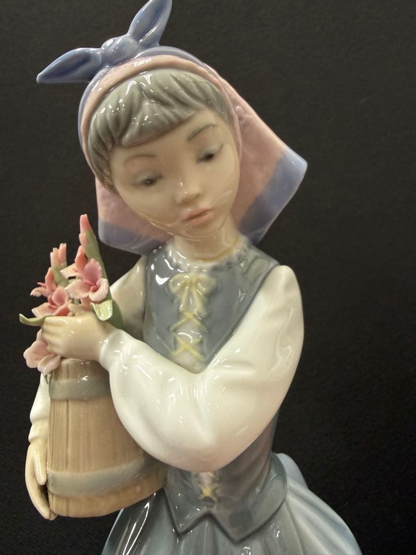 リヤドロ フィギュリン 大事な花かご 展示保管品