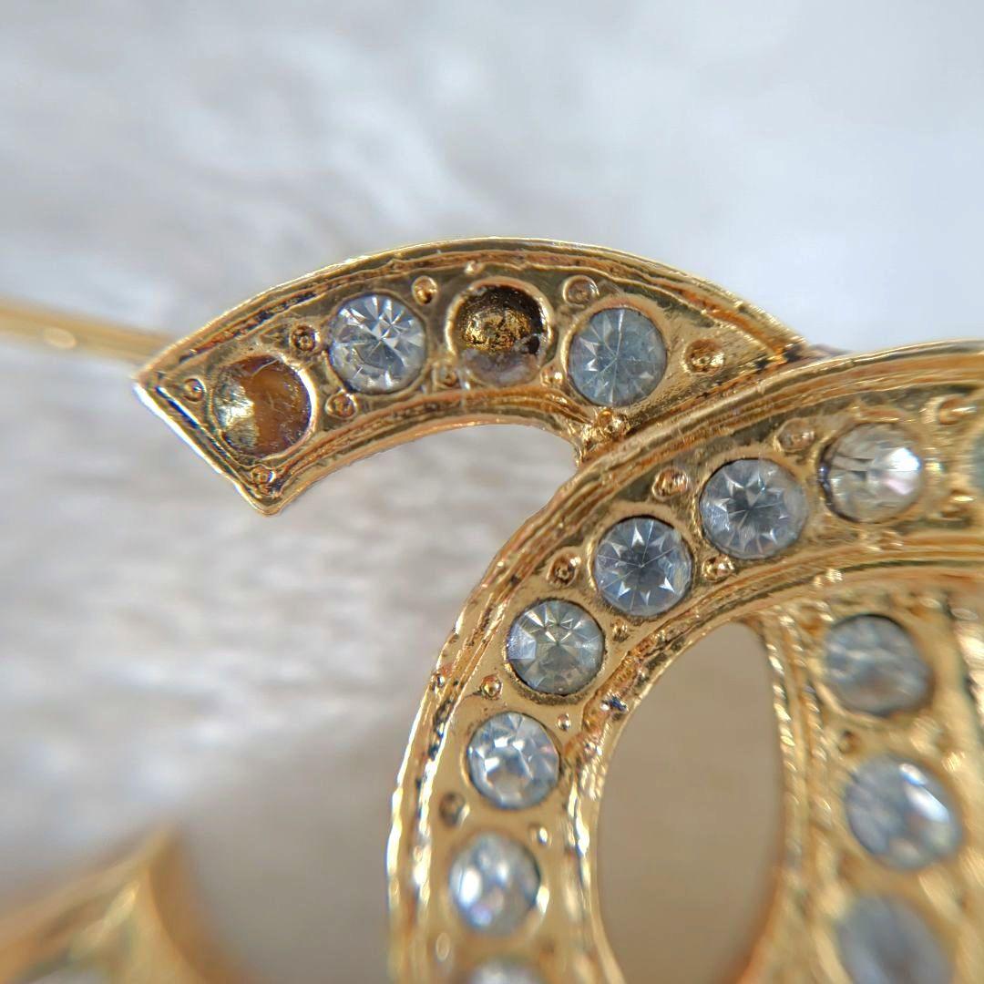 CHANEL ストーン装飾 ロゴブローチ　ゴールド　ヴィンテージ　シャネル